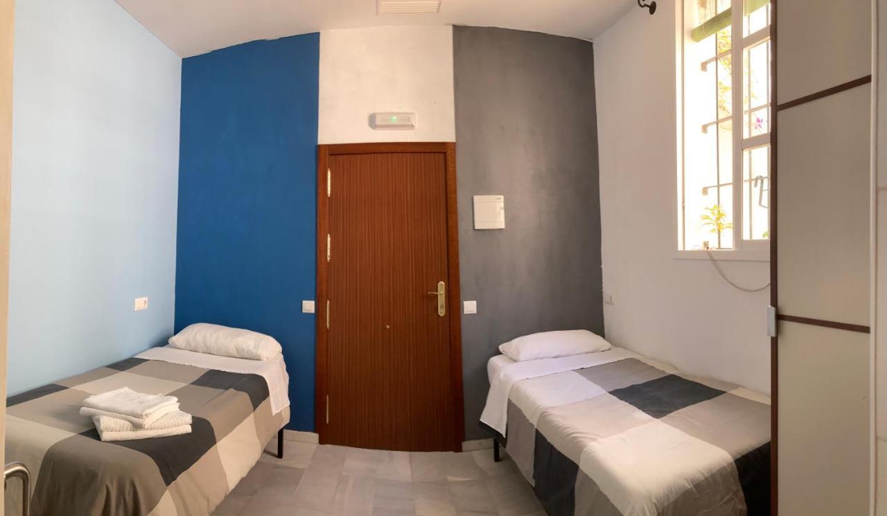 Baobab Hostal เอลปูแอร์โต เด ซานตามาริอา ภายนอก รูปภาพ